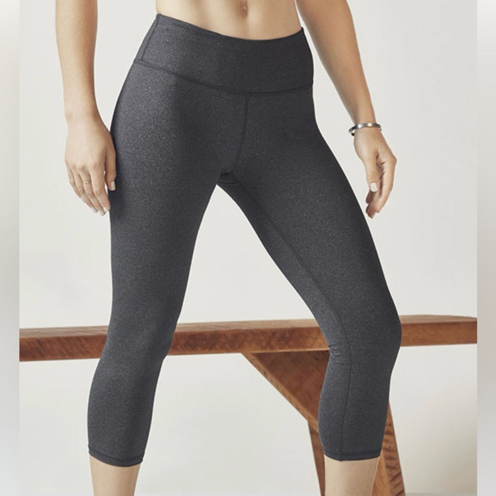 Fabletics Salar Capri leggings — Charcoal Heather